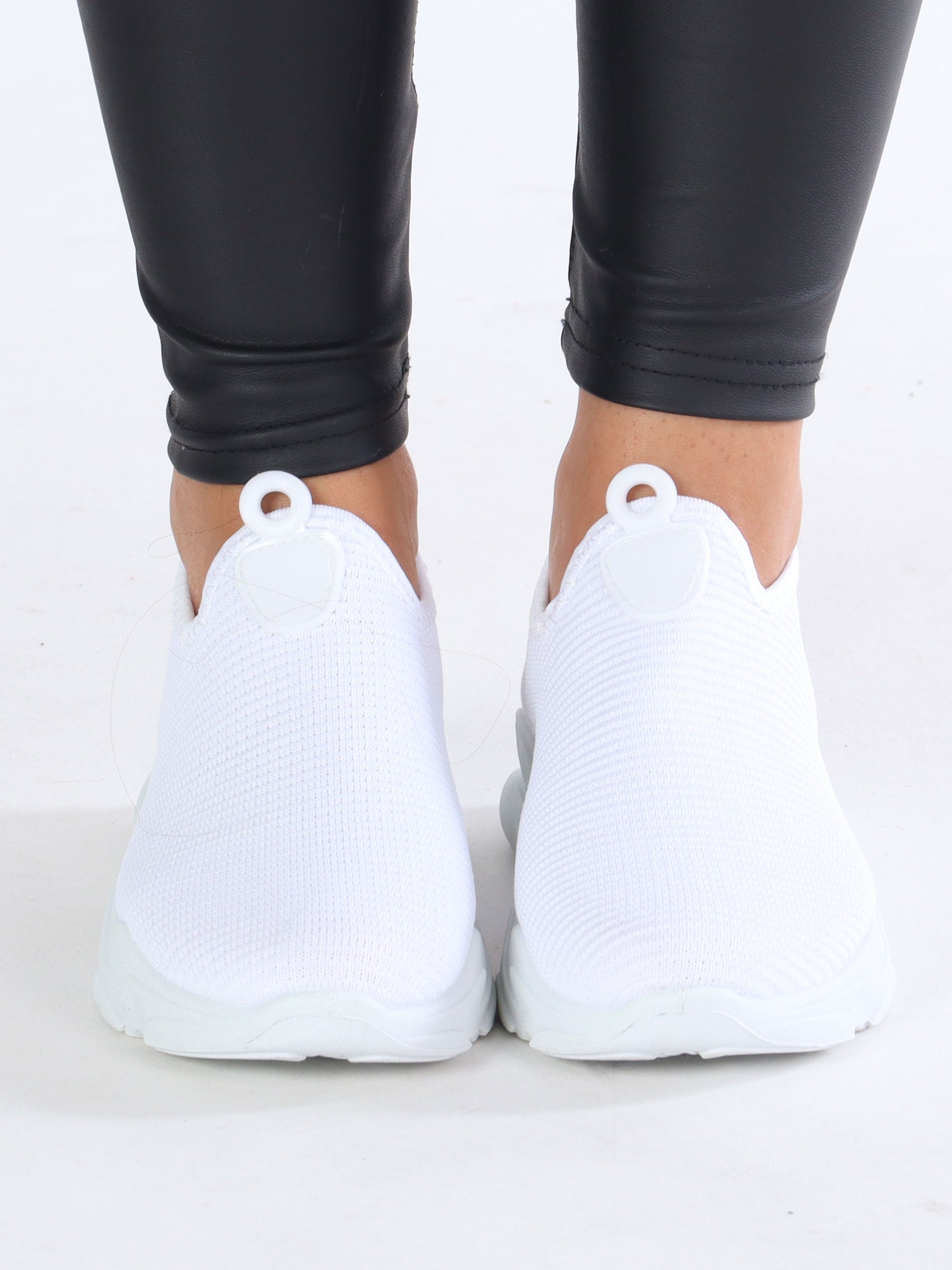 Maggie - Simple sokkesneakers i ribbet look